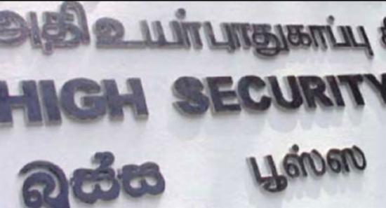 Boossa Inmates Protest on Roof Against STF Raids